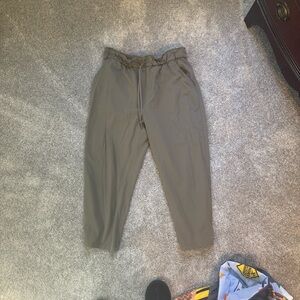 Lululemon Athletica khaki Ankle Pants